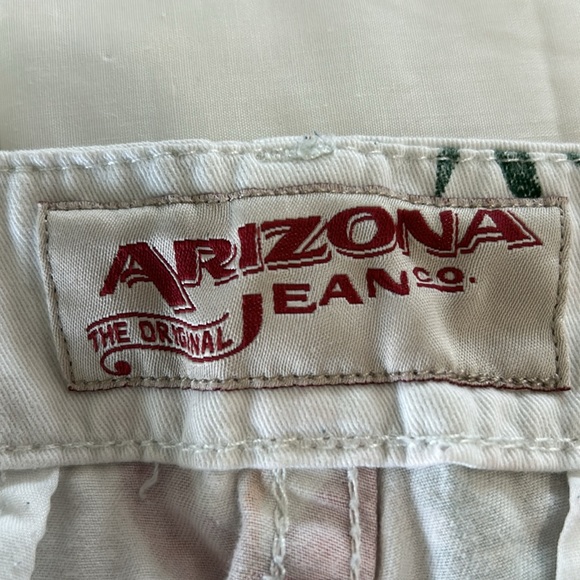 Arizona Jeans Co Tropical Print Cargo Shorts Size 36 - Picture 6 of 7